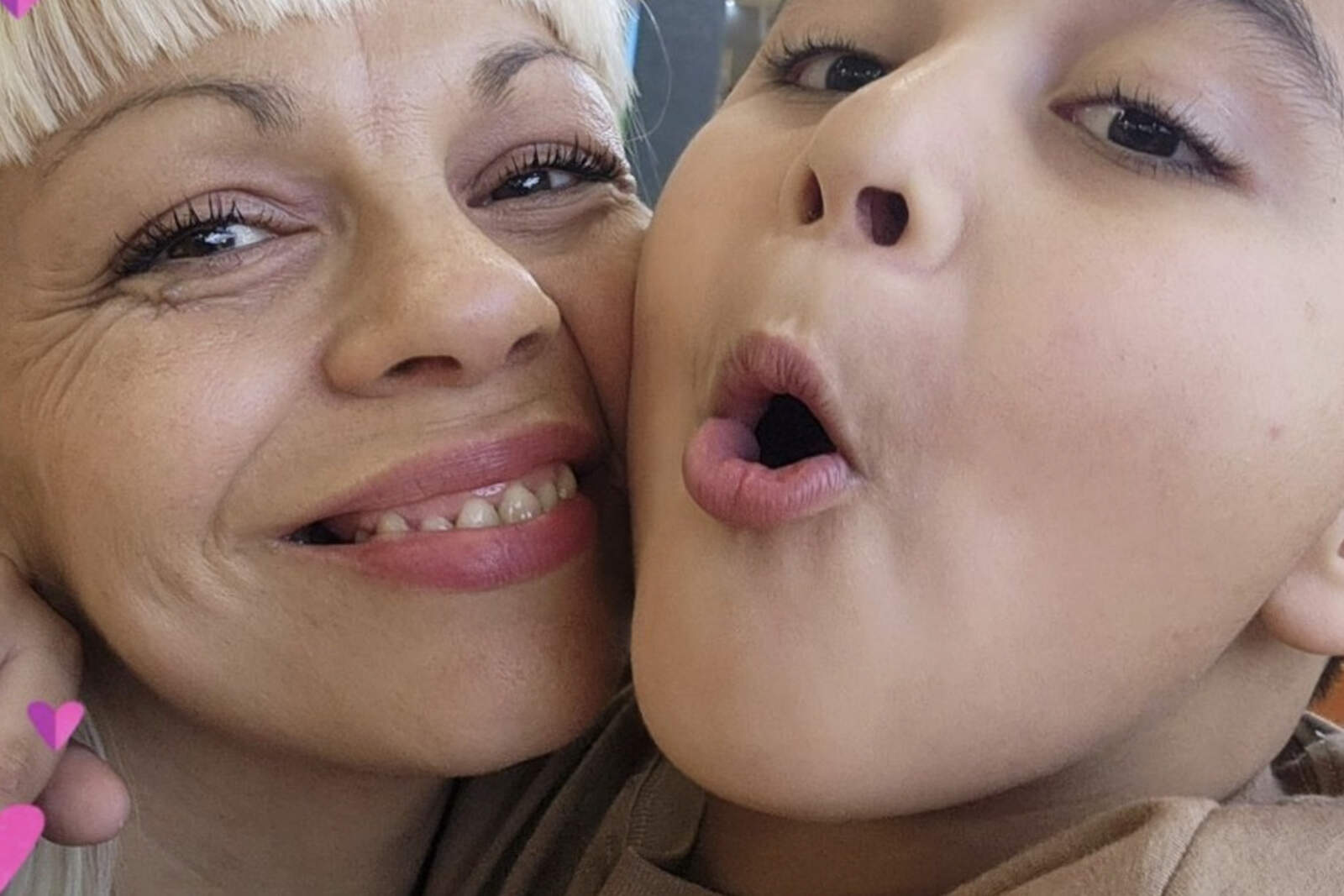 Gisela De Yurka y su hijo Sarú Ovejero