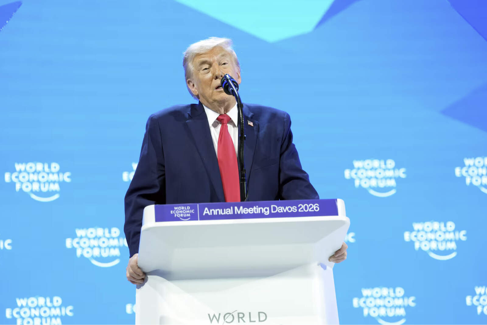 Trump apuntó severamente contra la OTAN y aseguró que EEUU está devuelta