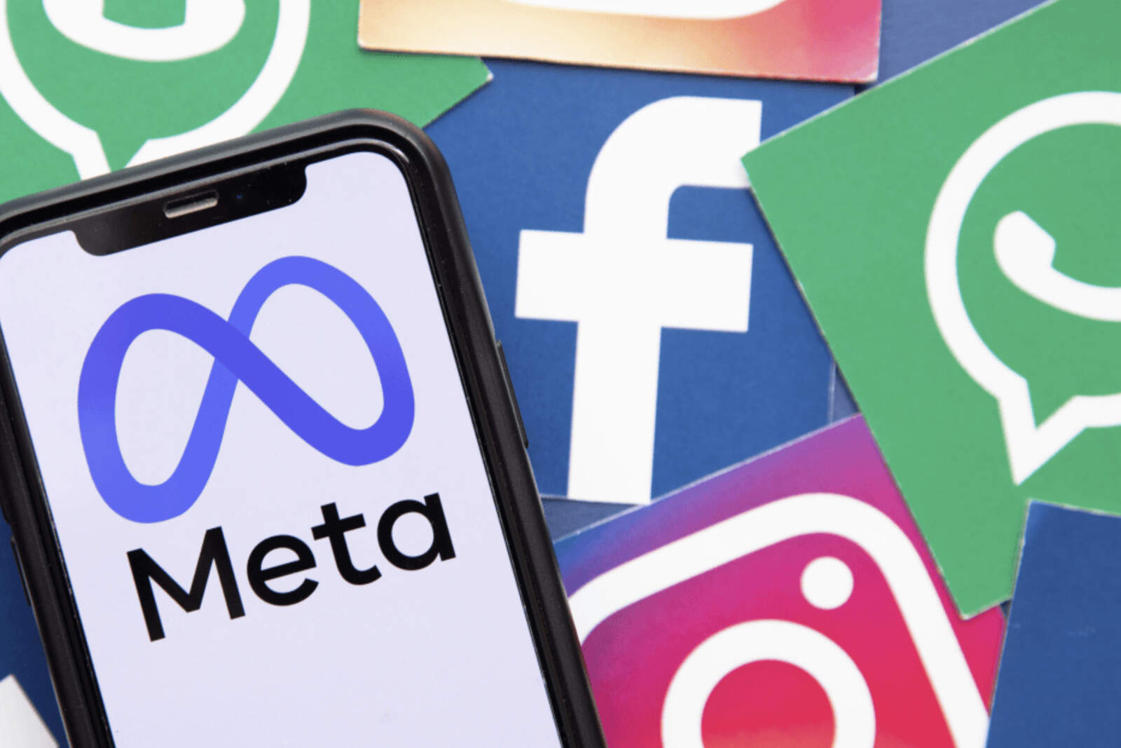 Meta Platforms fue demandada en una corte federal de Estados Unidos por presuntamente engañar a miles de millones de usuarios sobre la privacidad real de WhatsApp.