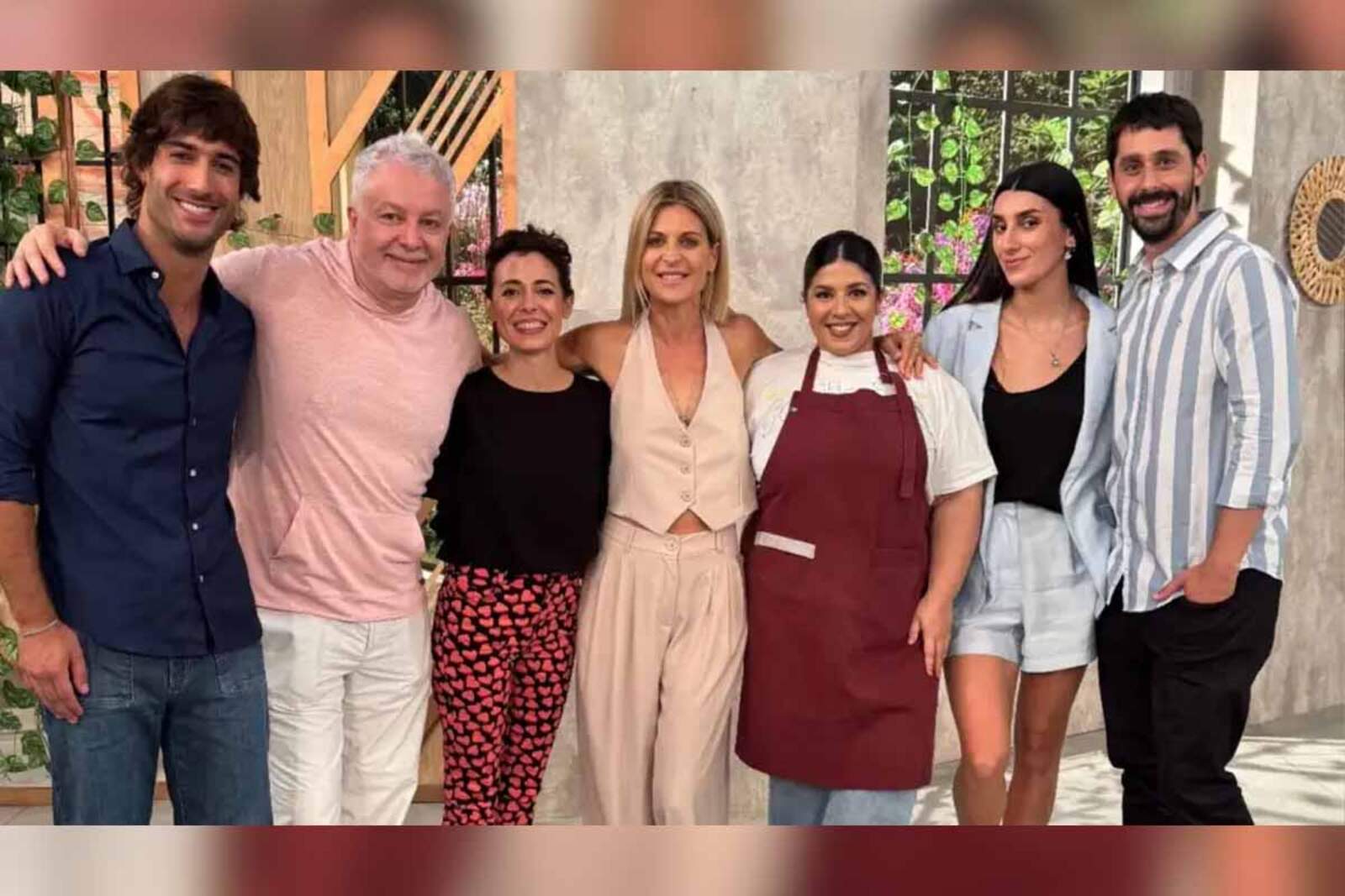 Eugenia Tobal dio un nuevo paso en su carrera televisiva y debutó como conductora de Escuela de cocina por El Nueve