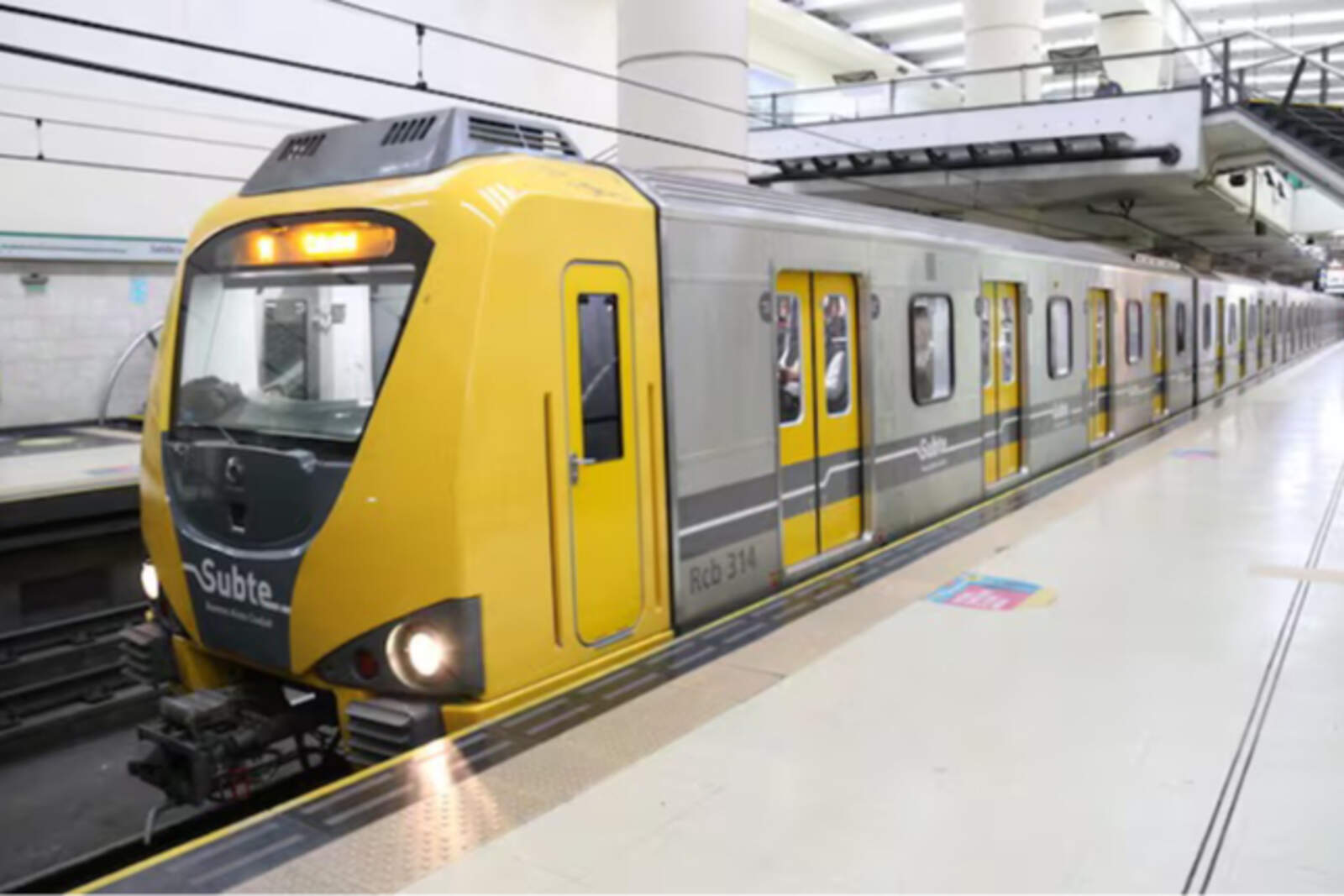 La D funcionará hasta las 23:30