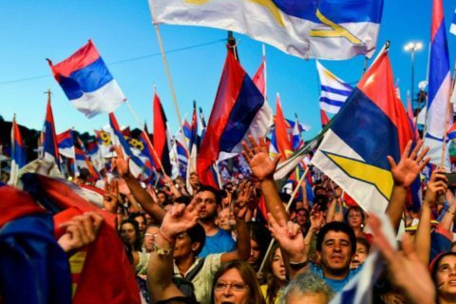 Why doesn't the Broad Front drop below 40%?