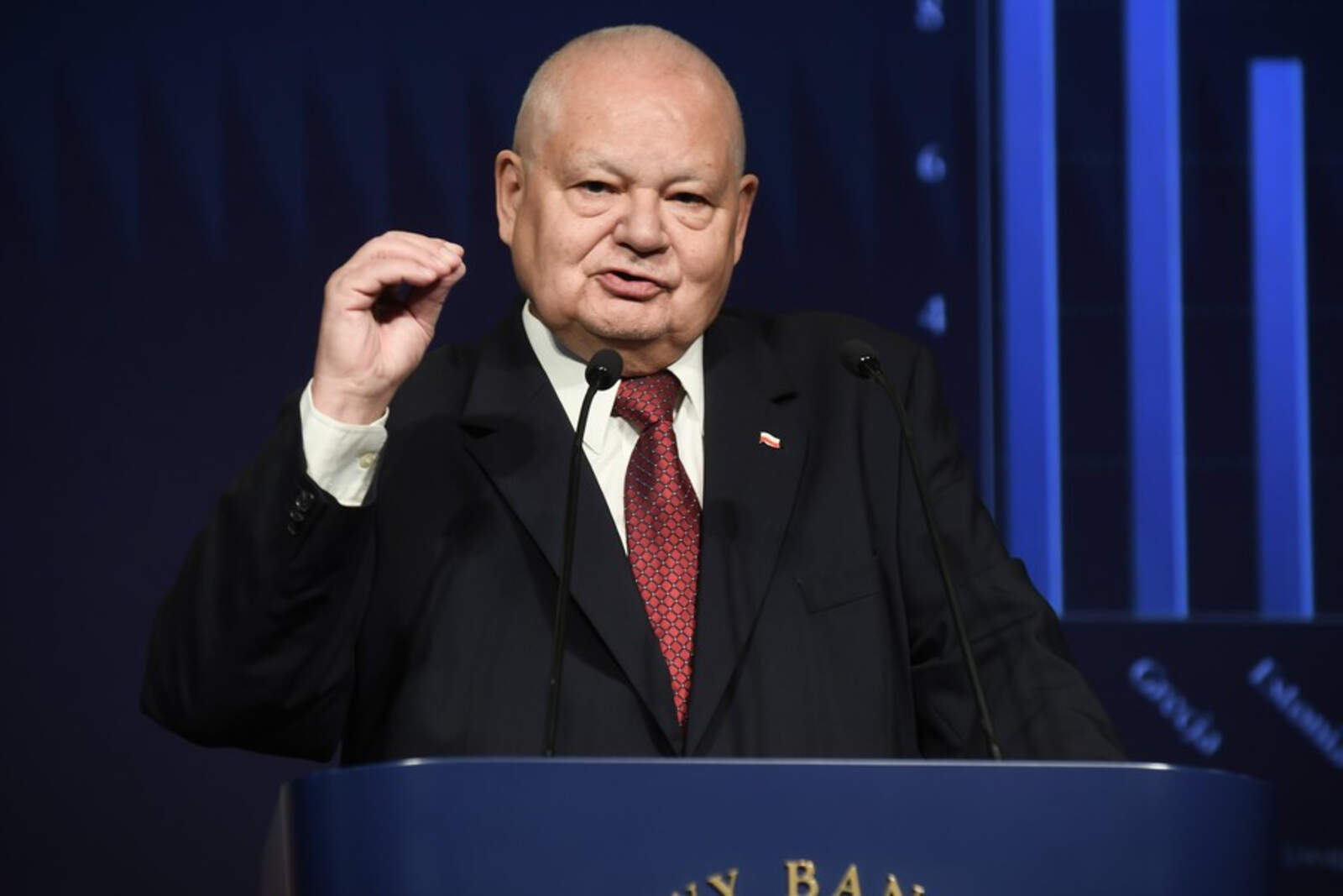 El presidente del Banco Central de Polonia destacó el papel del oro en las reservas del país