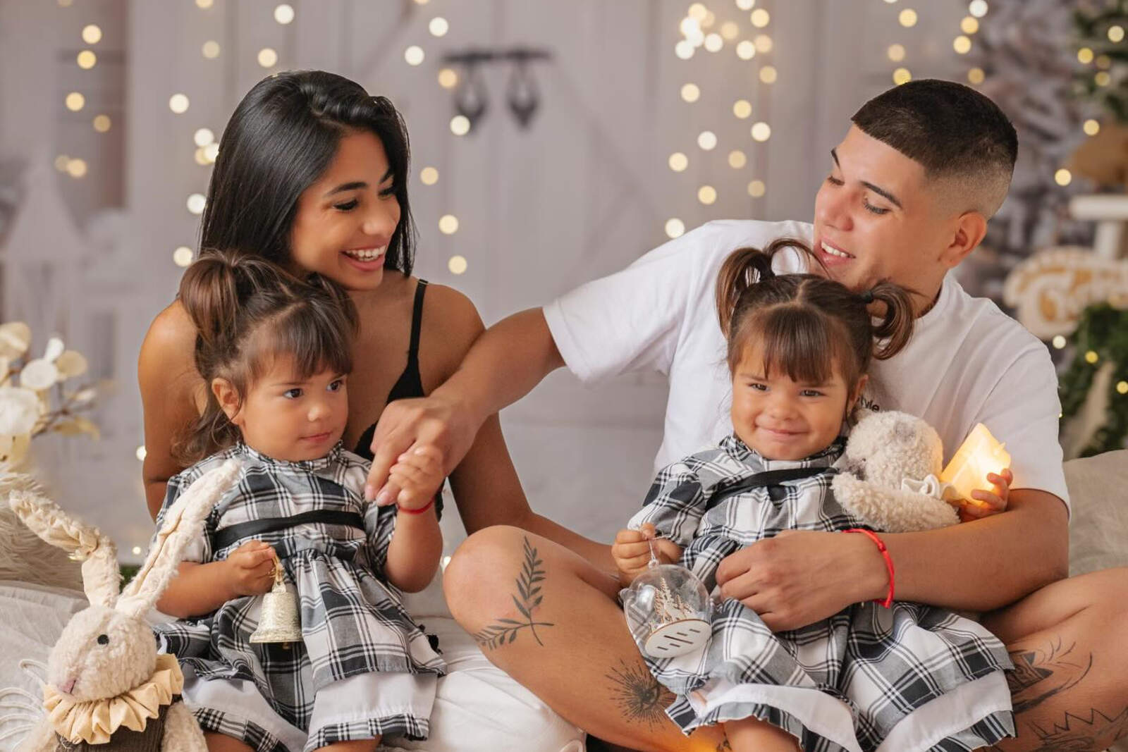 Daniela Celis y Thiago Medina buscan niñera para sus hijas, pero uno de sus requisitos generó repudio en redes