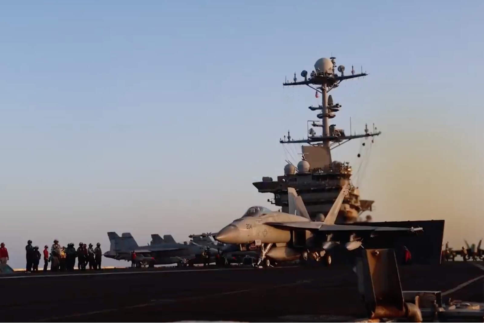 EEUU desplazó un portaviones hacia Medio Oriente ante un inminente ataque a Irán