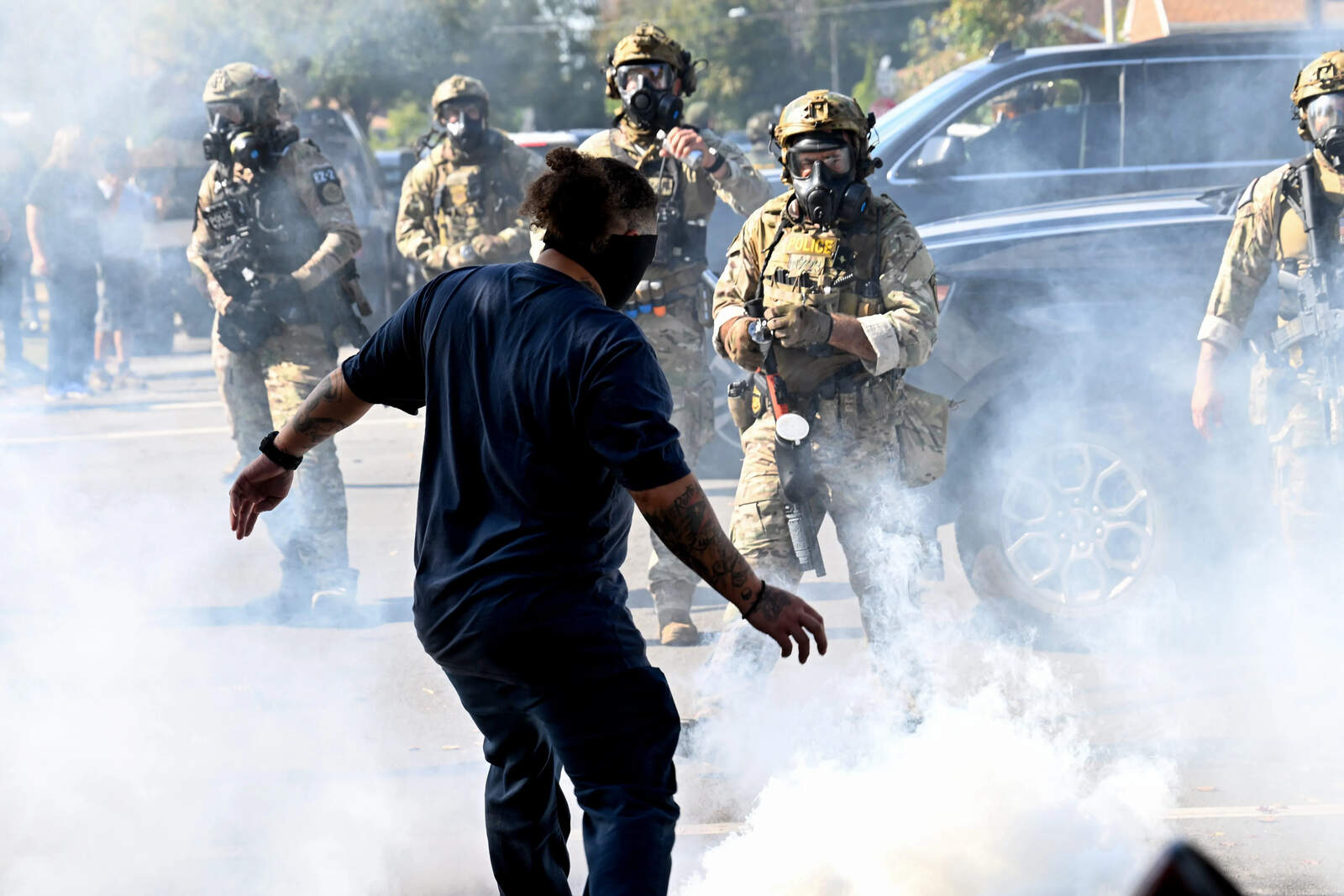 Manifestante de extrema izquierda.