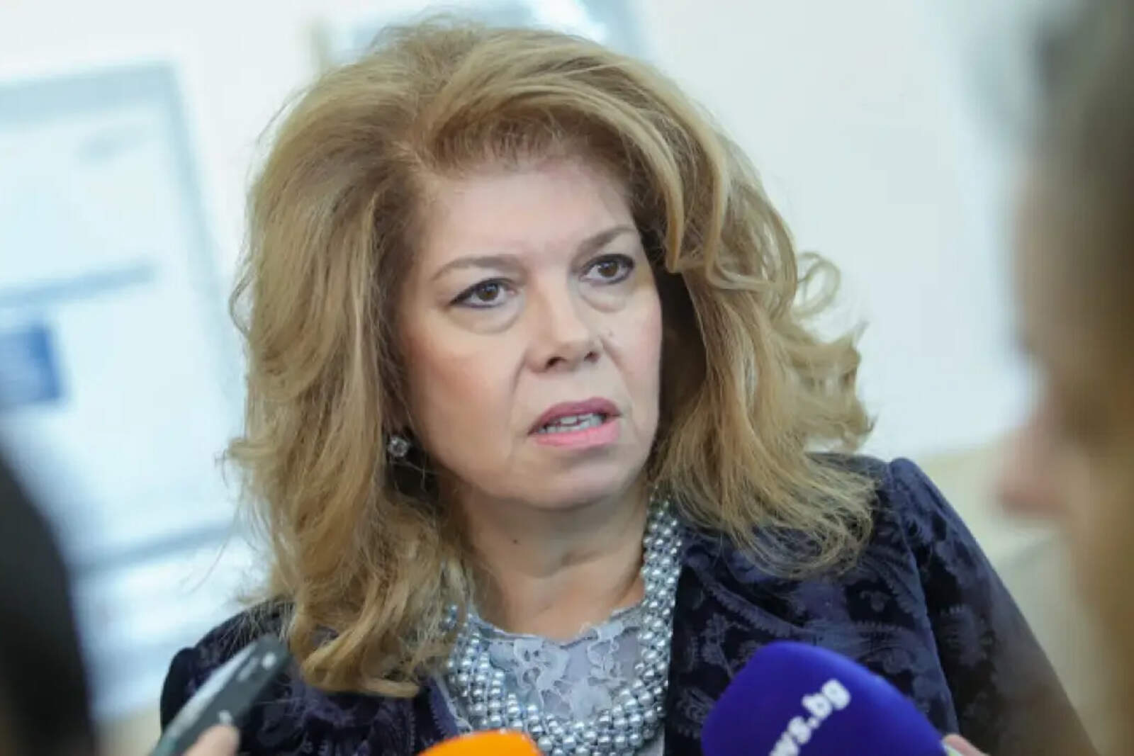 La vicepresidente Yotova asumirá el cargo de forma interina