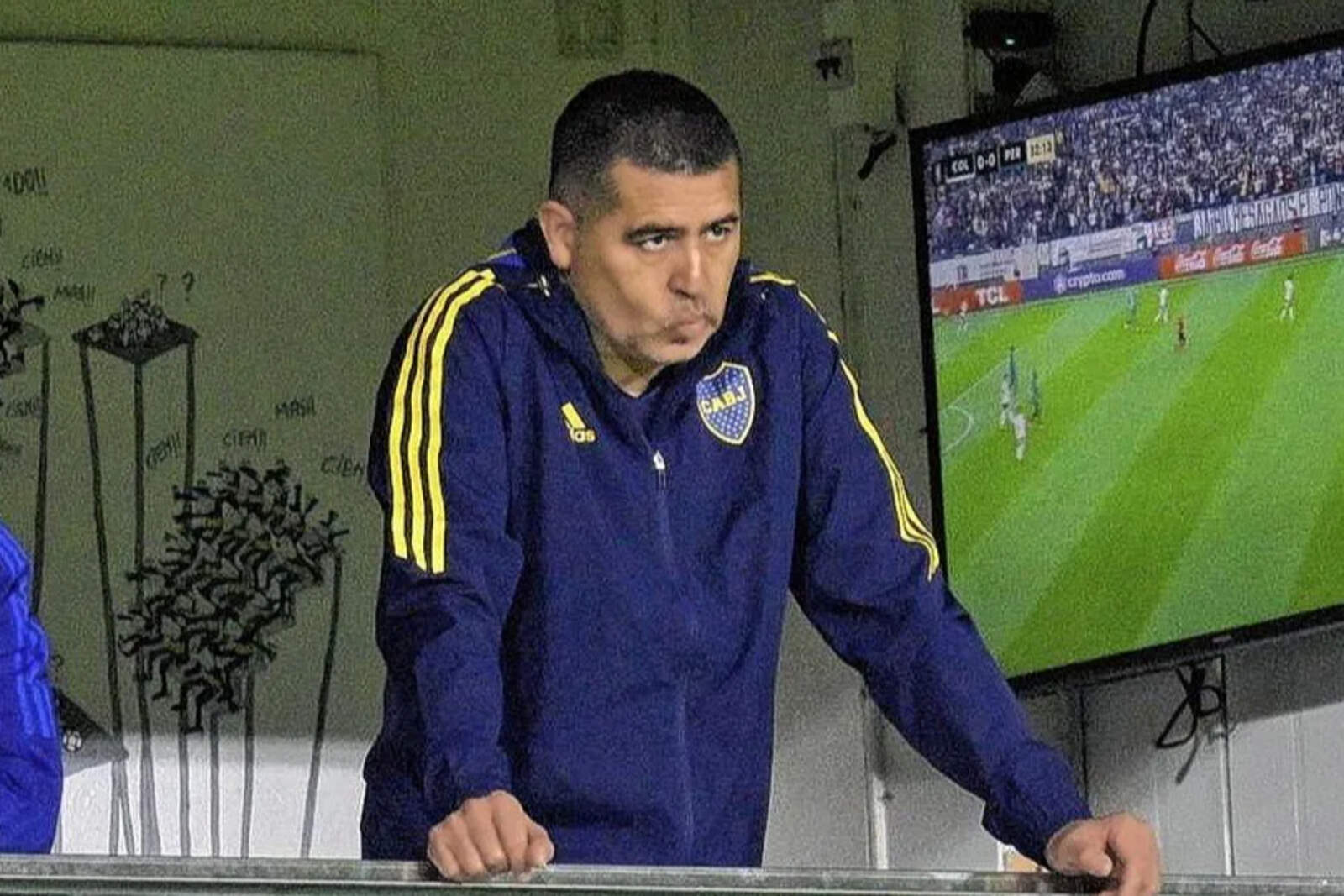Los hinchas explotaron contra Riquelme y la dirigencia de Boca