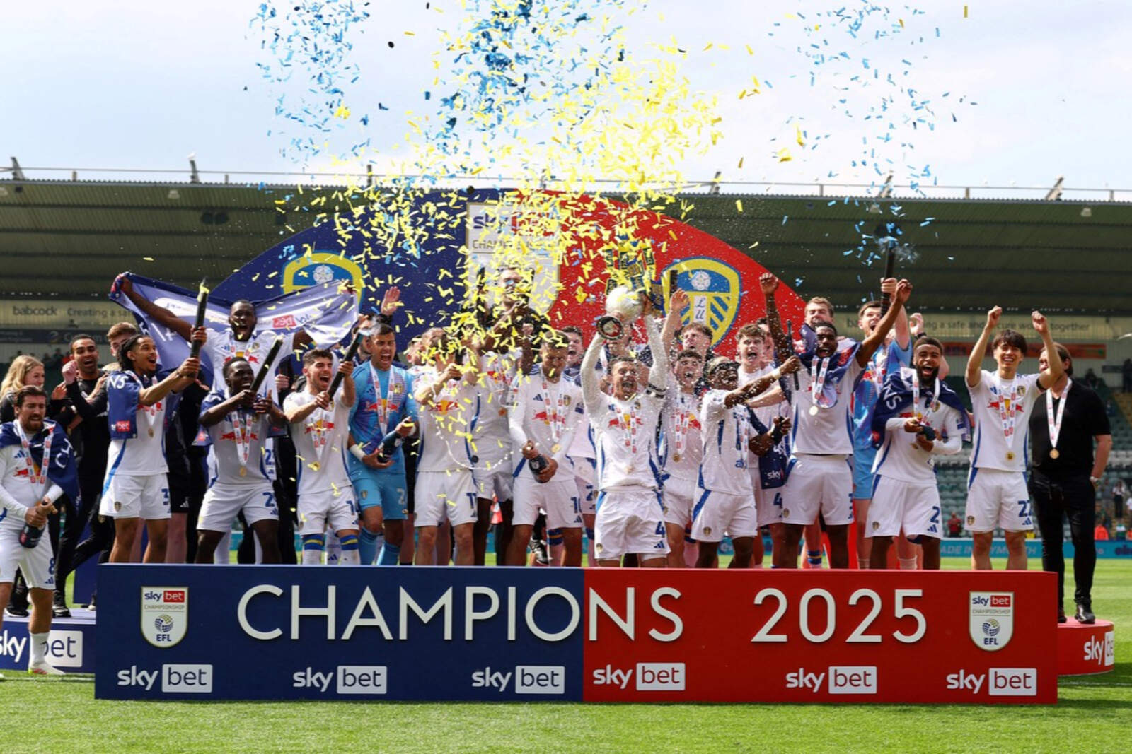 En Inglaterra los clubes que ascienden ganan premios multimillonarios