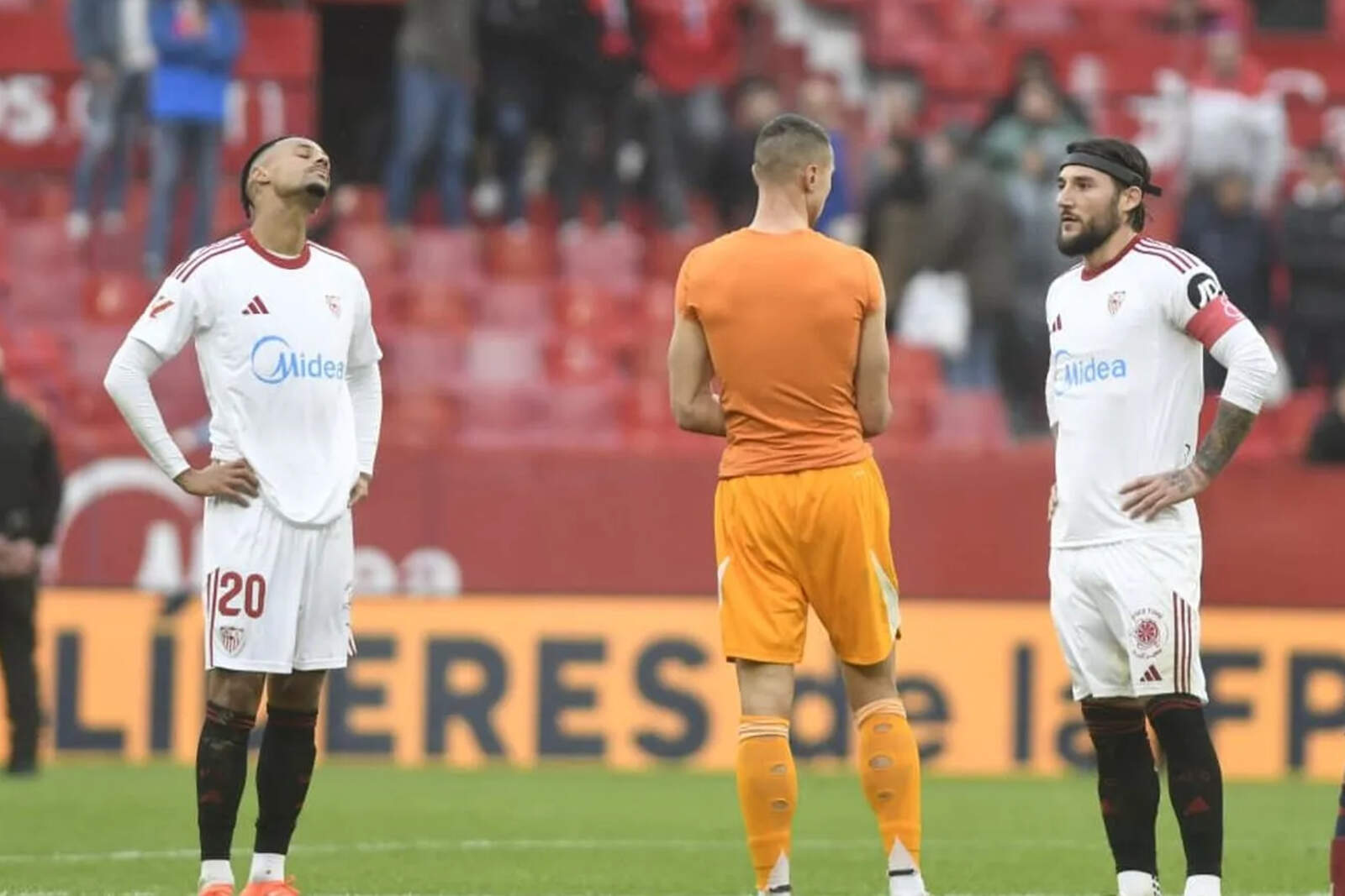 Las deudas del club son uno de los principales problemas en la operación