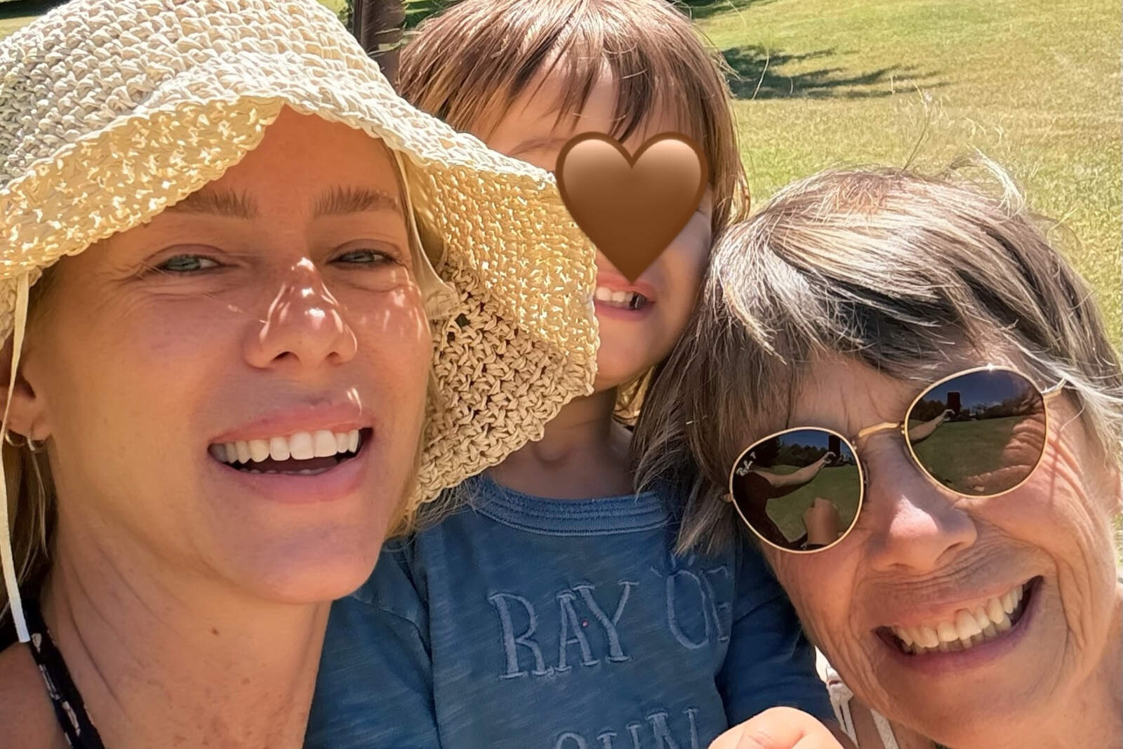 Aunque Nicole Neumann trata de mantener en reserva la identidad de Cruz, sus familiares han publicado imagenes en las que se ve el rostro del pequeño