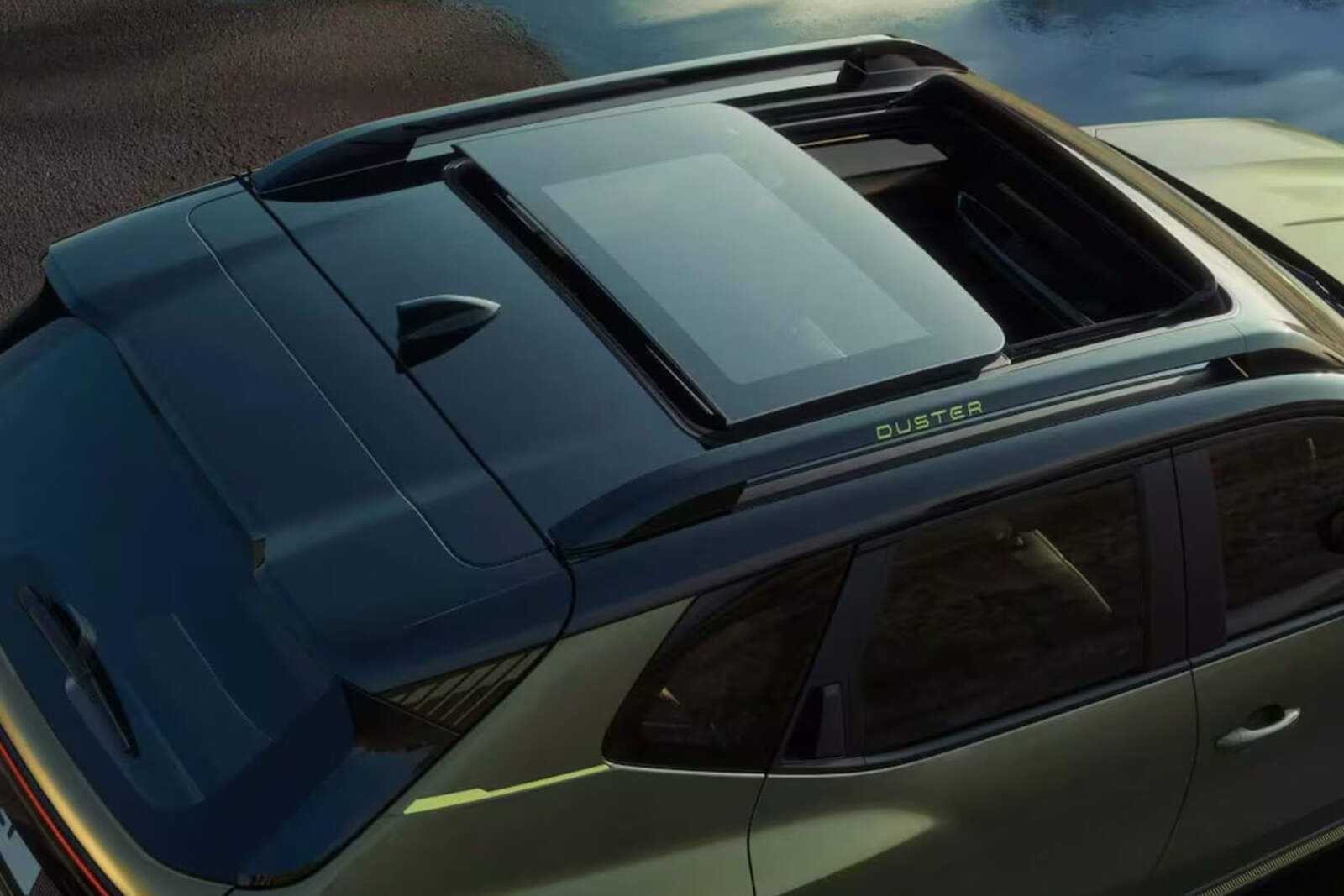 Entre los elementos destacados aparece el techo panorámico corredizo