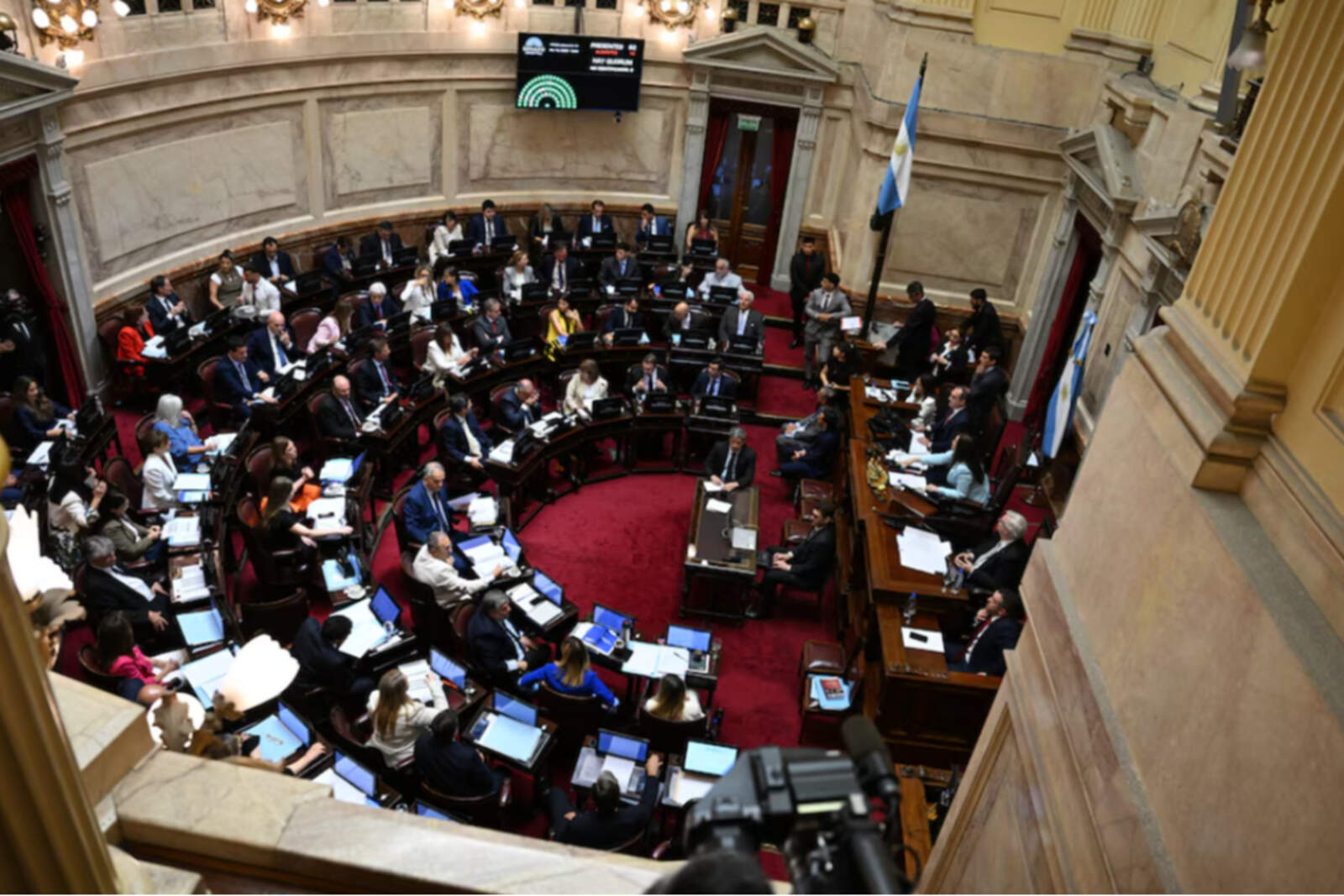 Milei convocó a sesiones extraordinarias y acelera la reforma laboral