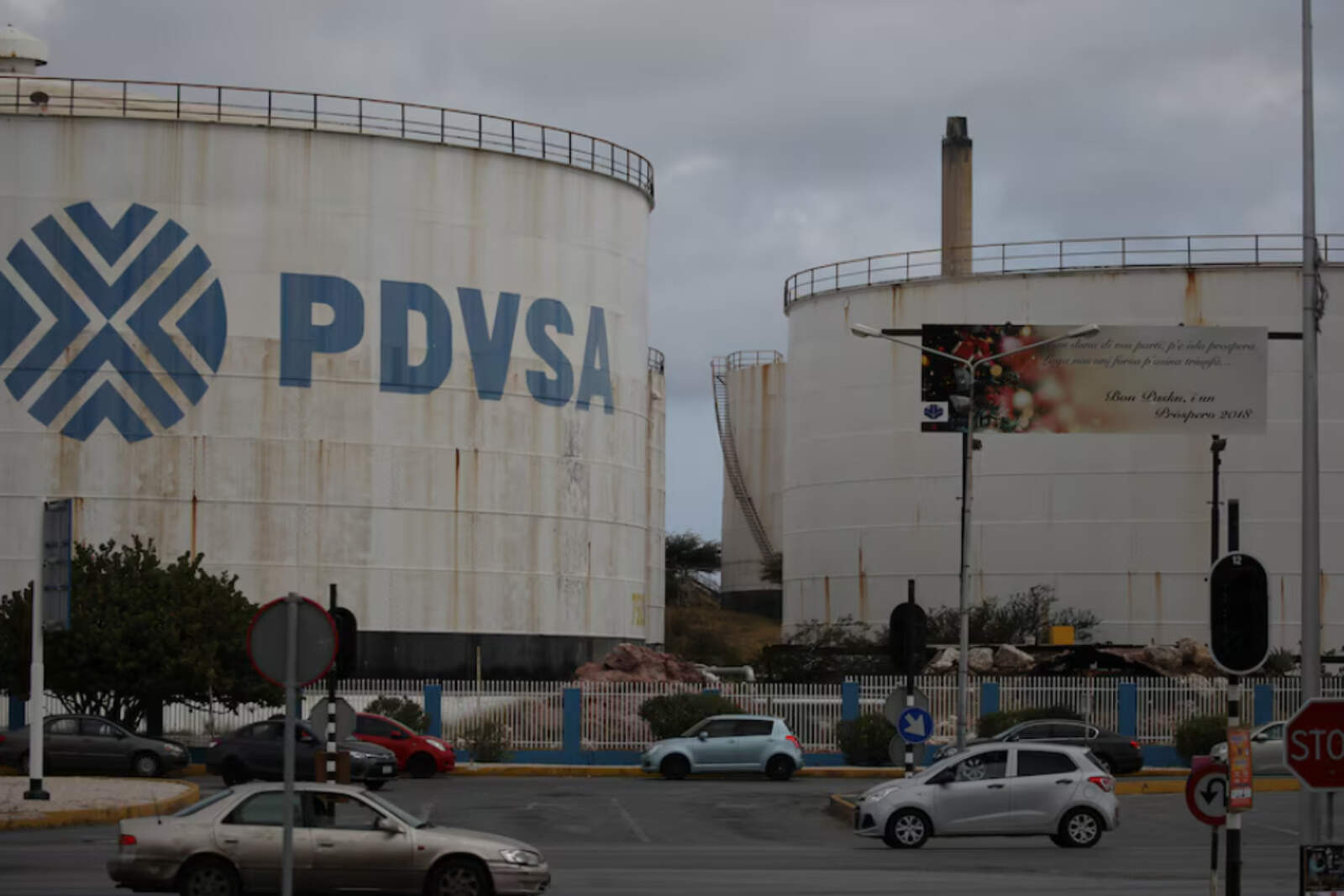 Venezuela avanza con una reforma petrolera que reduce el control estatal en el sector