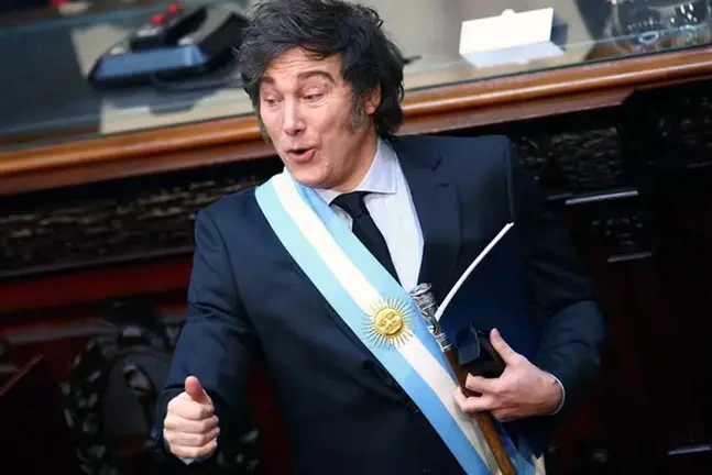 Milei lidera la intención de voto hacia 2027 y supera por 24 puntos al kirchnerismo