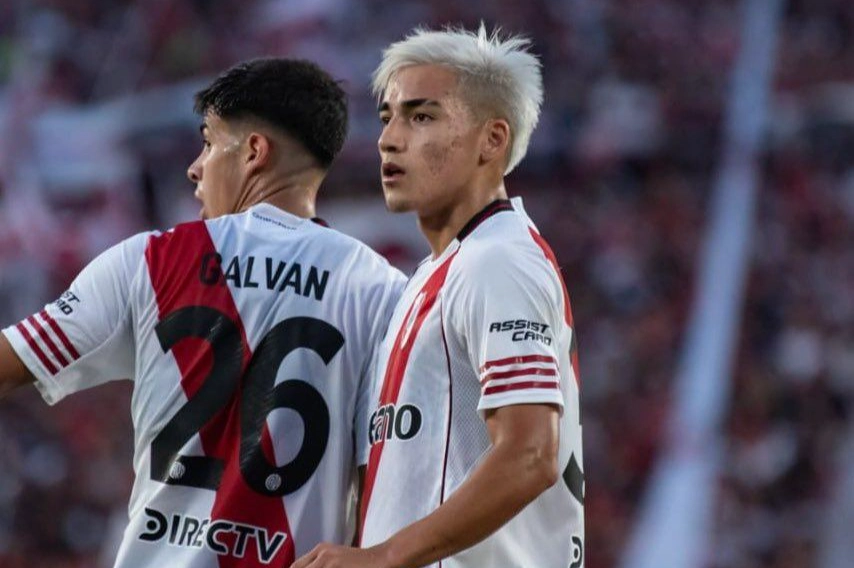 Dolor de cabeza para Coudet: Subiabre terminó con molestias frente a Belgrano y podría perderse el partido con Blooming