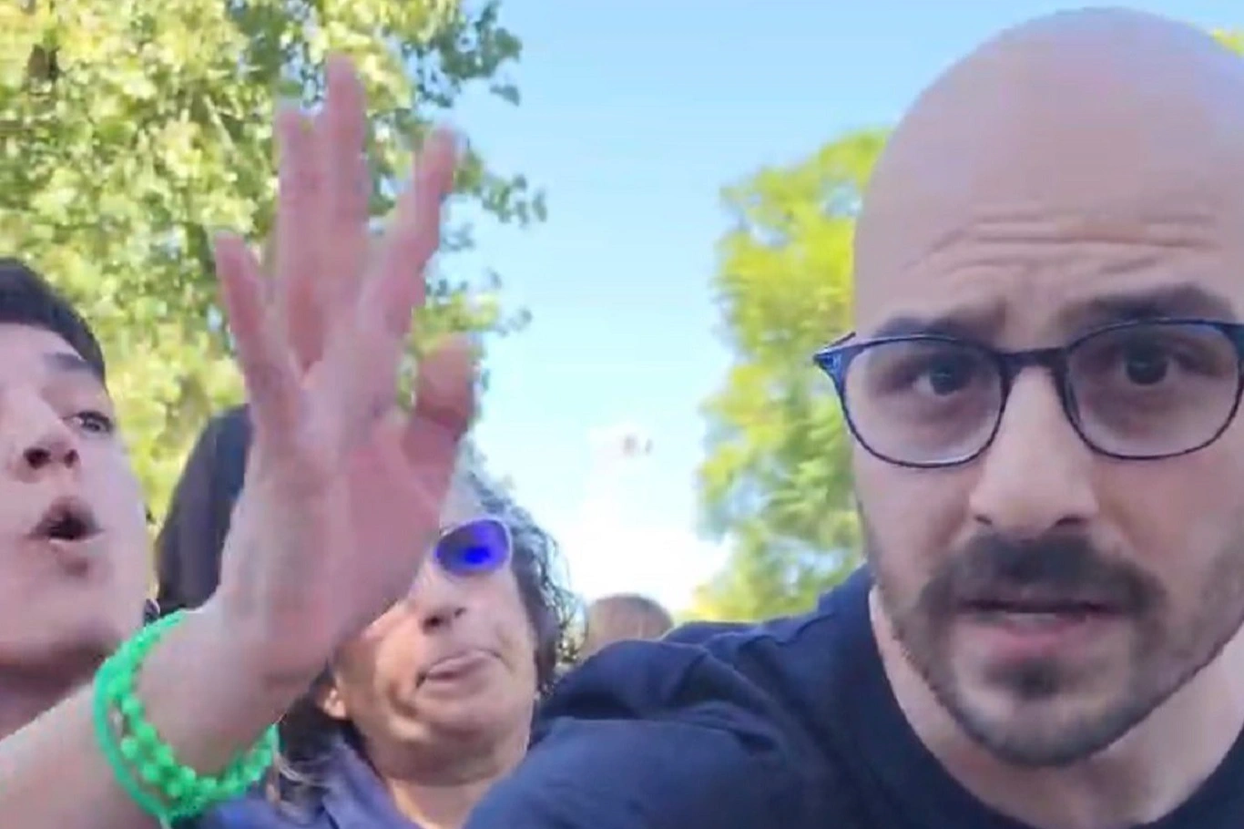 Un docente kirchnerista atacó brutalmente a estudiantes en la Universidad Nacional de Lanús