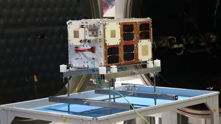 The ATENEA microsatelite has successfully completed its tasks during the “Artemis II” mission