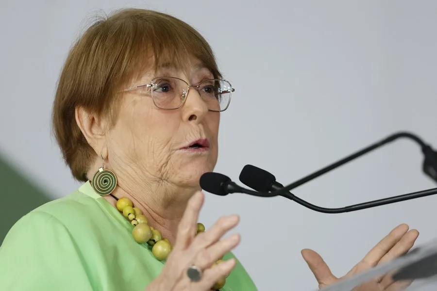 Bachelet was harshly criticized by U.S. deputies and senators for her positions that encourage abortion.