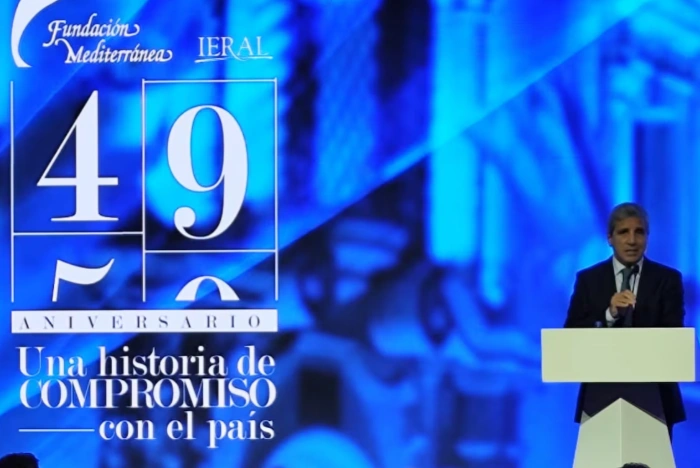 Córdoba: Luis Caputo participó del aniversario de la Fundación Mediterránea