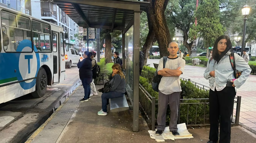 La falta de colectivos afectó de manera directa a los corredores 2, 5 y 7, además de las líneas 600 y 601 en toda su extensión