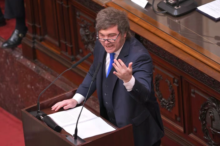 The president, Javier Milei in LN+: “They are not going to wear me like Macri”