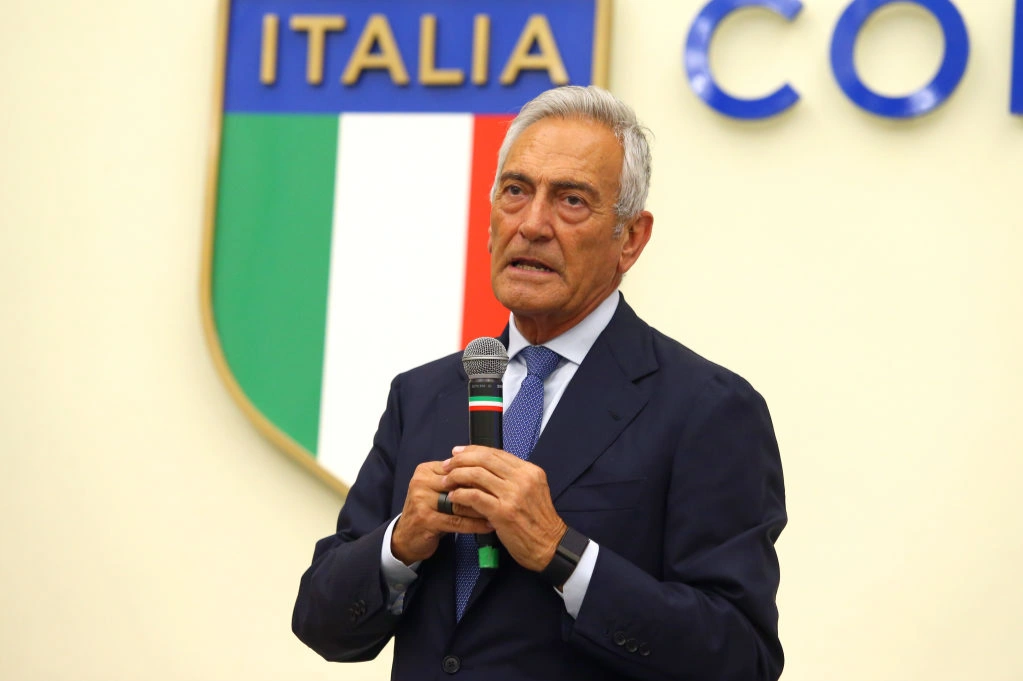 Tras una nueva ausencia del Mundial, renunció el presidente de la Federación Italiana de Fútbol