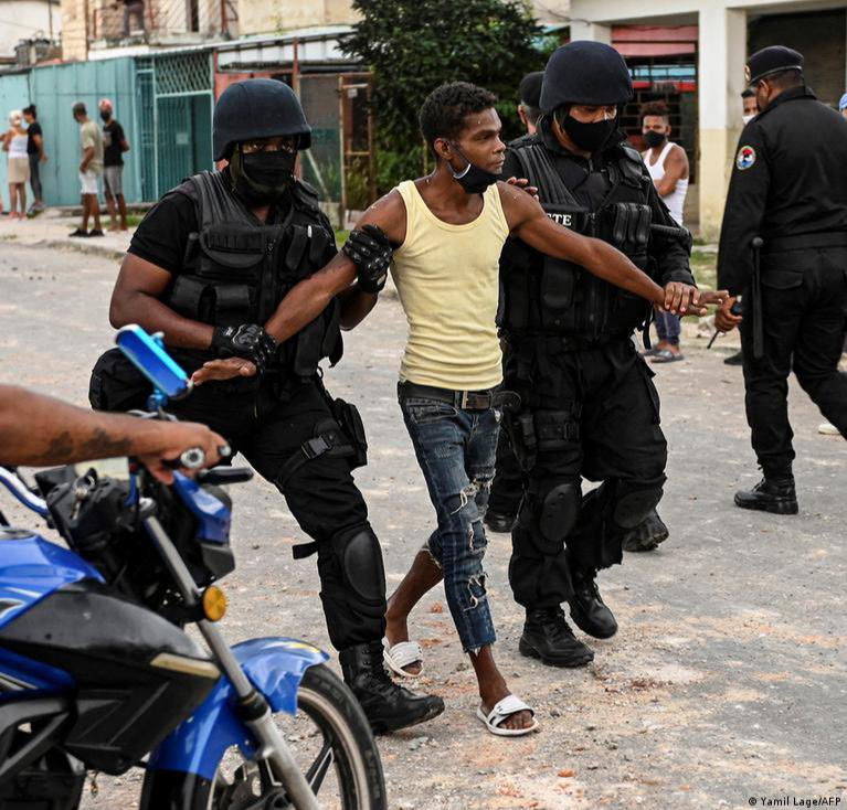 Jóven apresado en las protestas del 11 de julio de 2021.