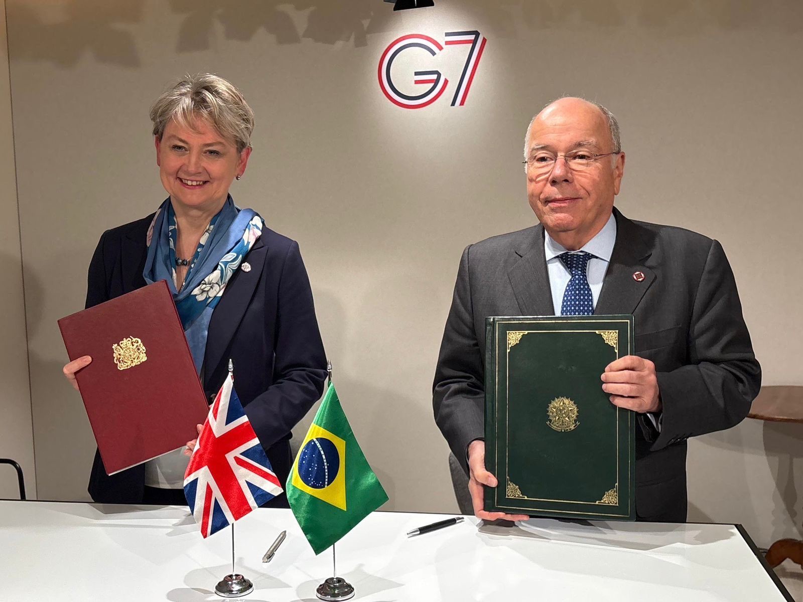 Brasil y Reino Unido firman acuerdos estrategicos.