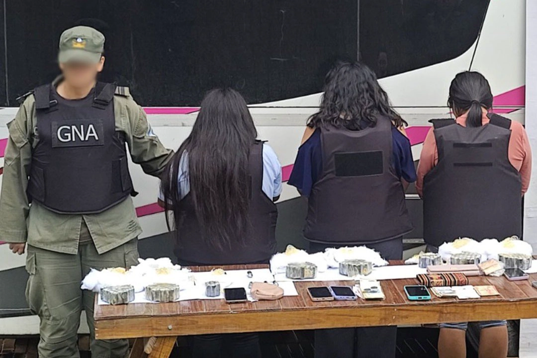 Gendarmería arrestó a 9 bolivianos e incautó más de 10 kilos de cocaína en Tucumán