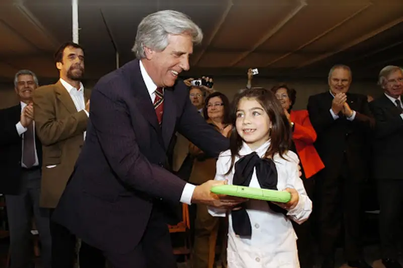 International study reveals the failure of Plan Ceibal: only 1 in 10 Uruguayans achieves digital literacy