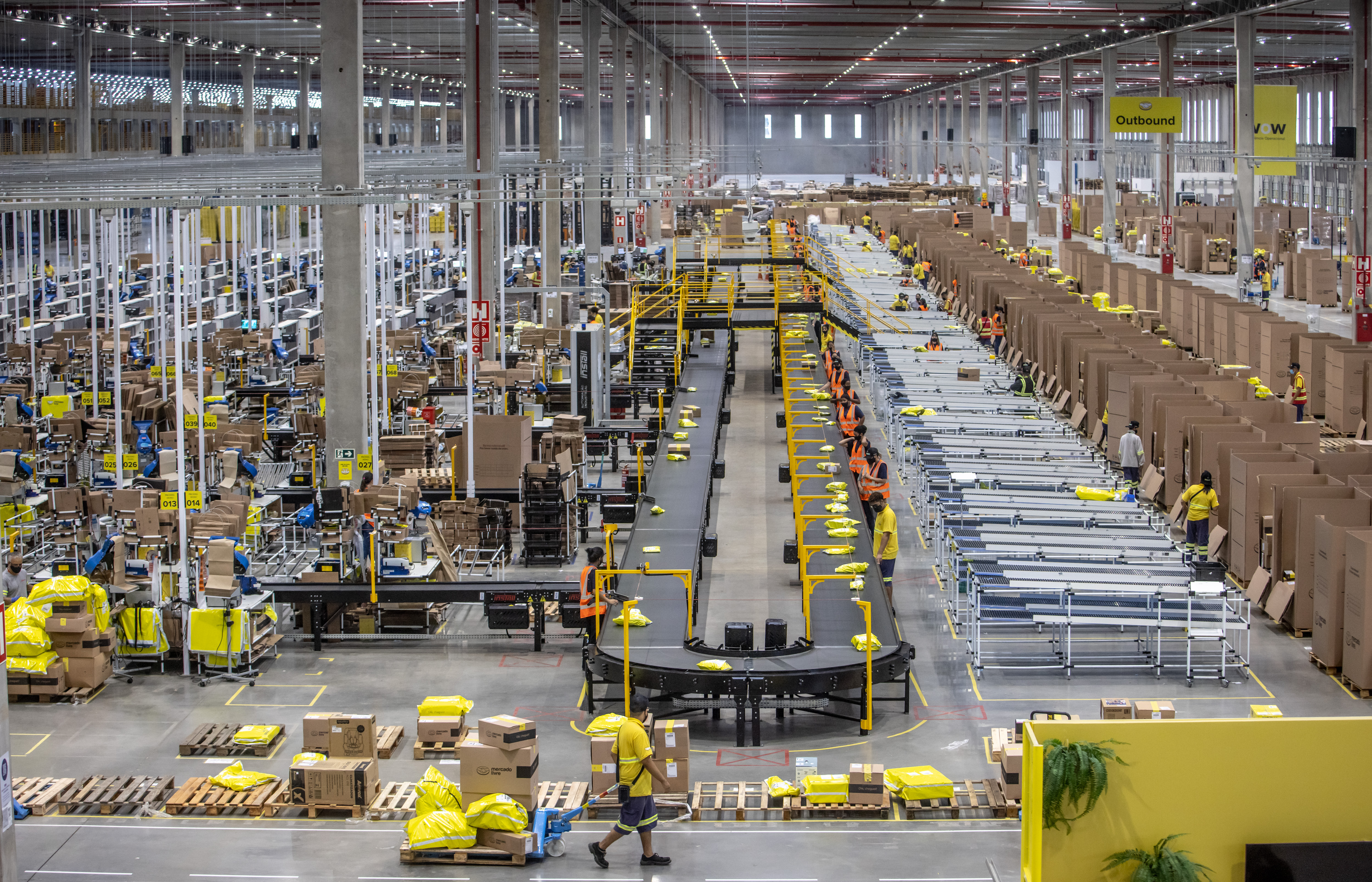 Mercado Libre promises to create 1900 new jobs in 2026.