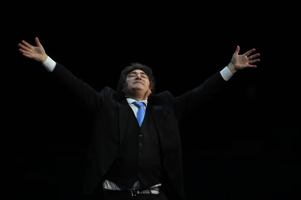 Milei was applauded by the public.