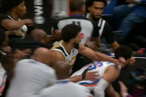 Brutal fight in the NBA: four expelled, players in the audience and an assaulted cameraman