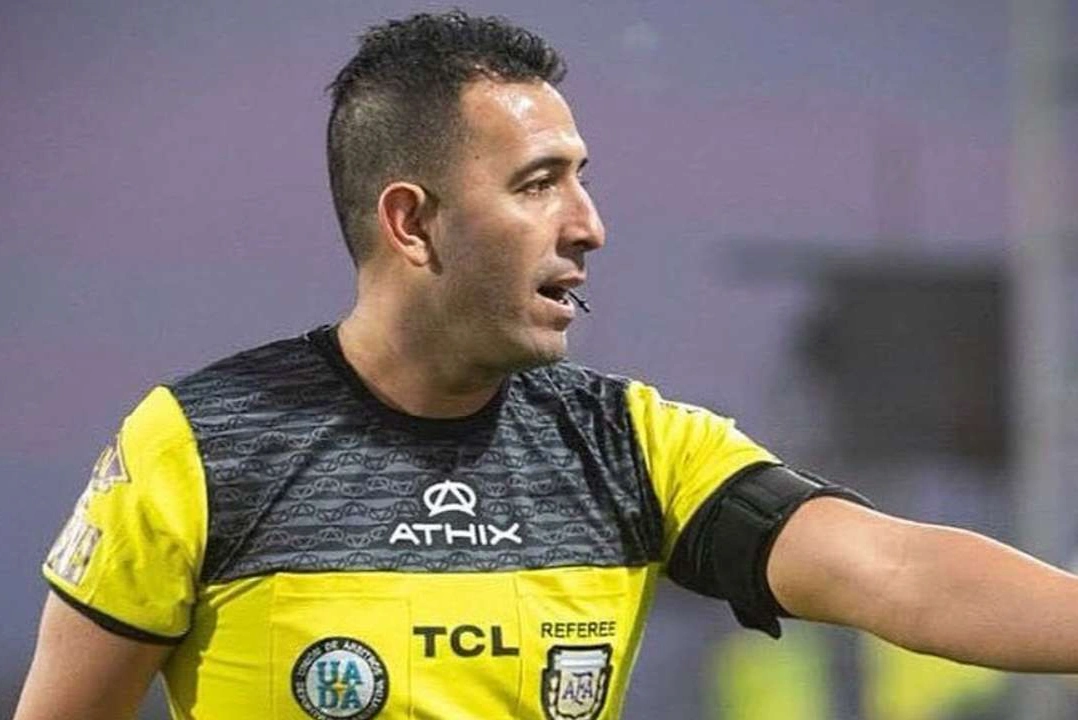 Nuevo escándalo en la AFA: se filtraron chats de Toviggino donde arregló partidos con el árbitro Luis Lobo Medina