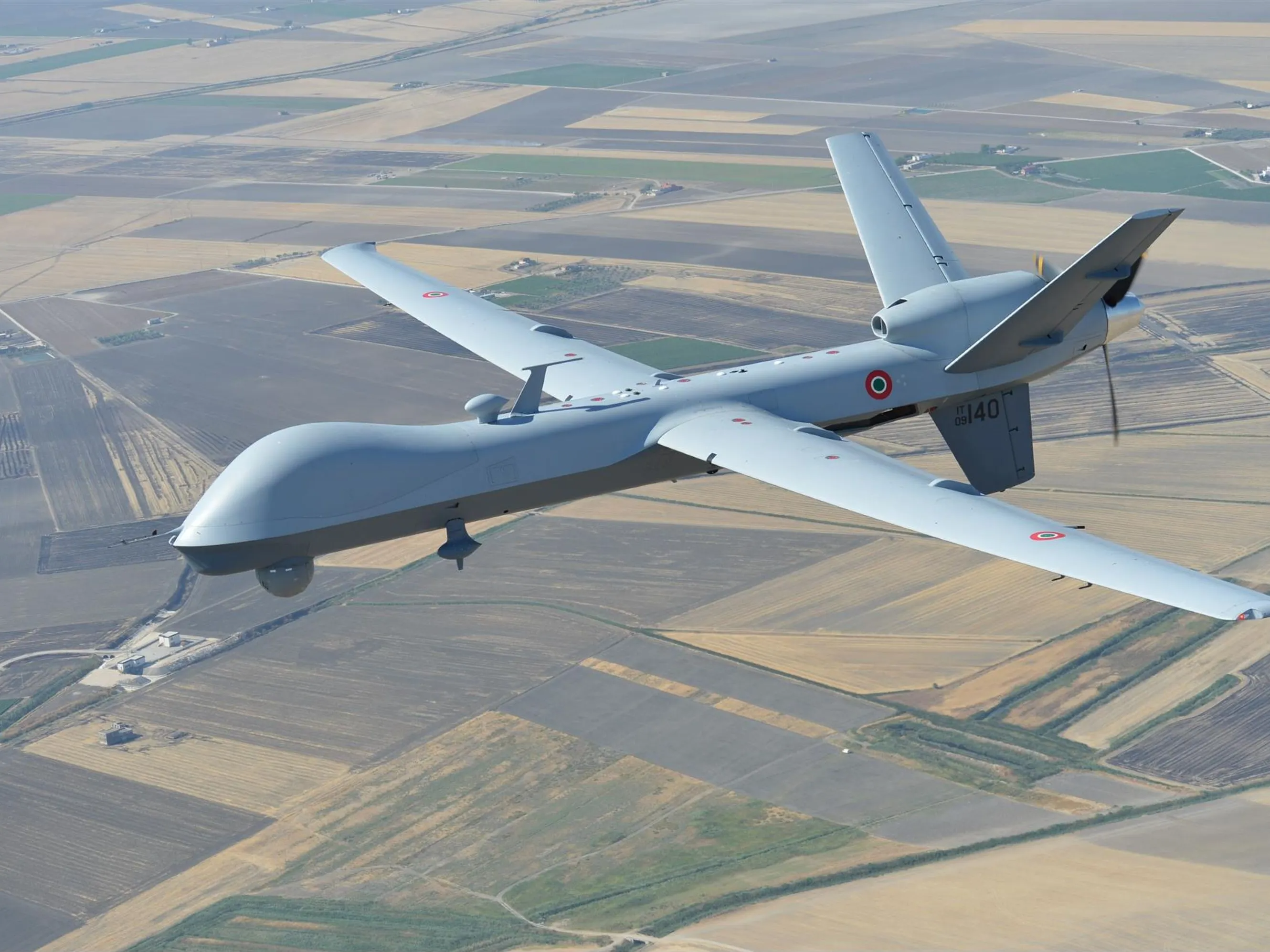 With the help of F-35 fighters and reconnaissance drones, attempts are made to locate ejected pilots