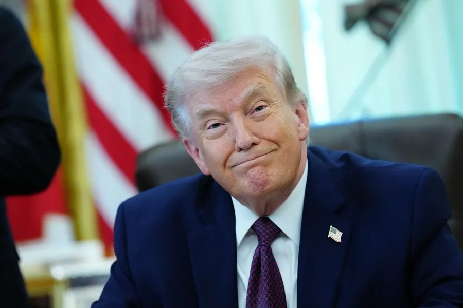 Iran surrenders and asks Trump for a ceasefire, in the midst of the US military offensive