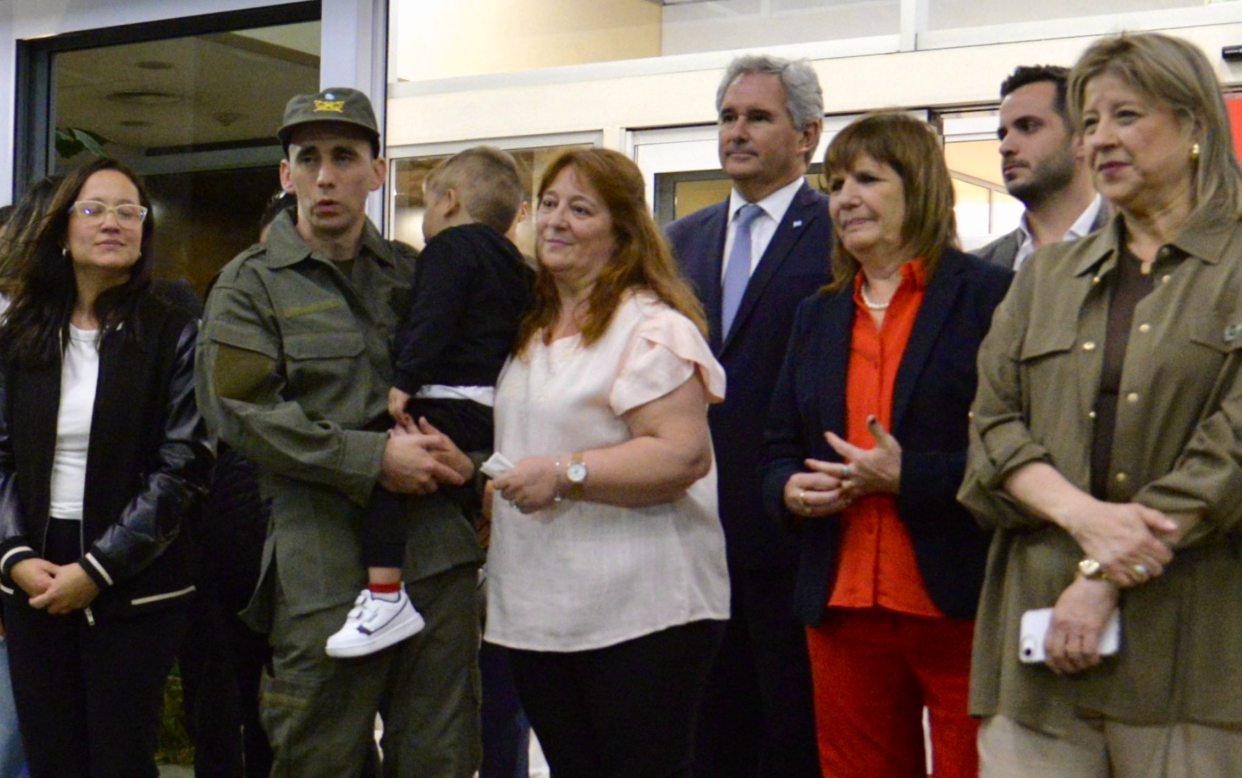 Gendarme Gallo with government officials
