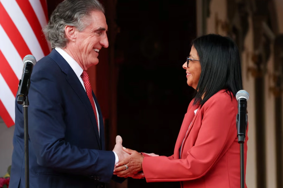 Delcy Rodríguez met with the US Secretary of the Interior to boost investments in Venezuela