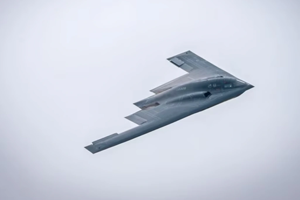 Estados Unidos destruyó bases de misiles iraníes en el estrecho de Ormuz