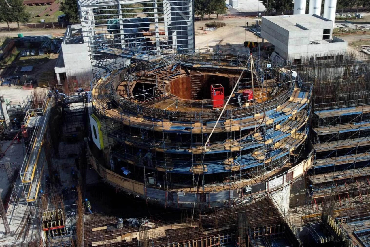 El secretario de asuntos nucleares de Milei reveló el futuro del polémico proyecto CAREM