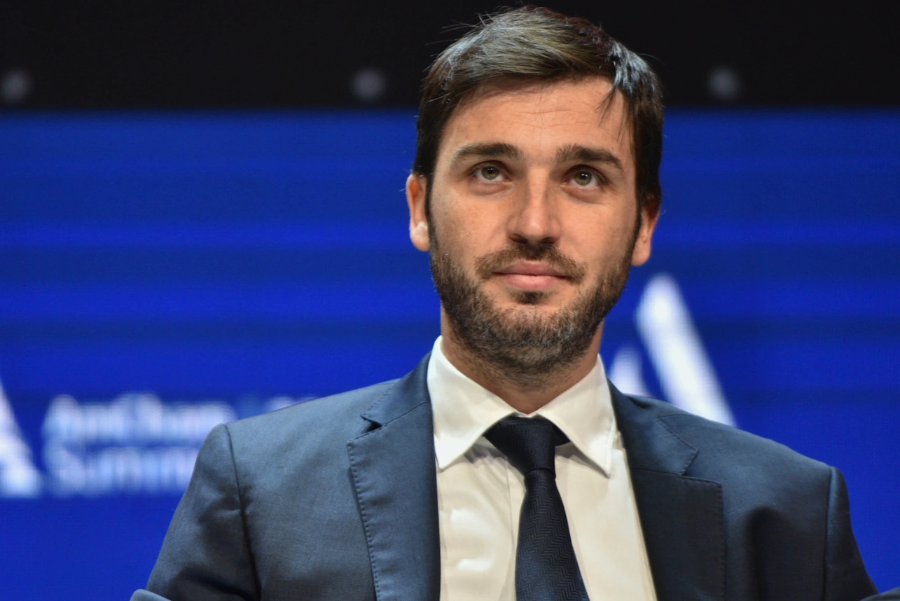 Torres signed with Nation the payment of $48 billion for retirees in Chubut