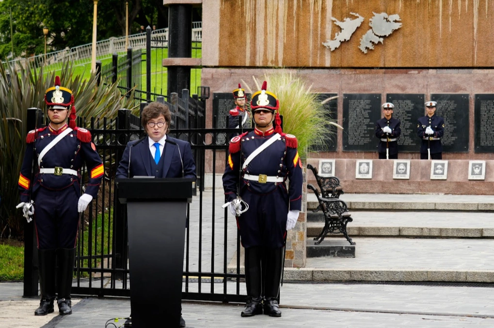 Milei ratificó la soberanía sobre Malvinas y anunció una fuerte inversión militar