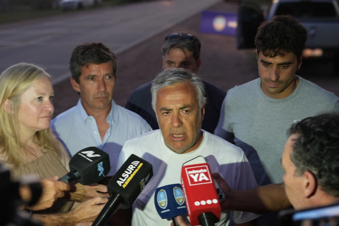 Cornejo impulsa una reforma clave para ordenar la autonomía municipal y frenar el desorden institucional