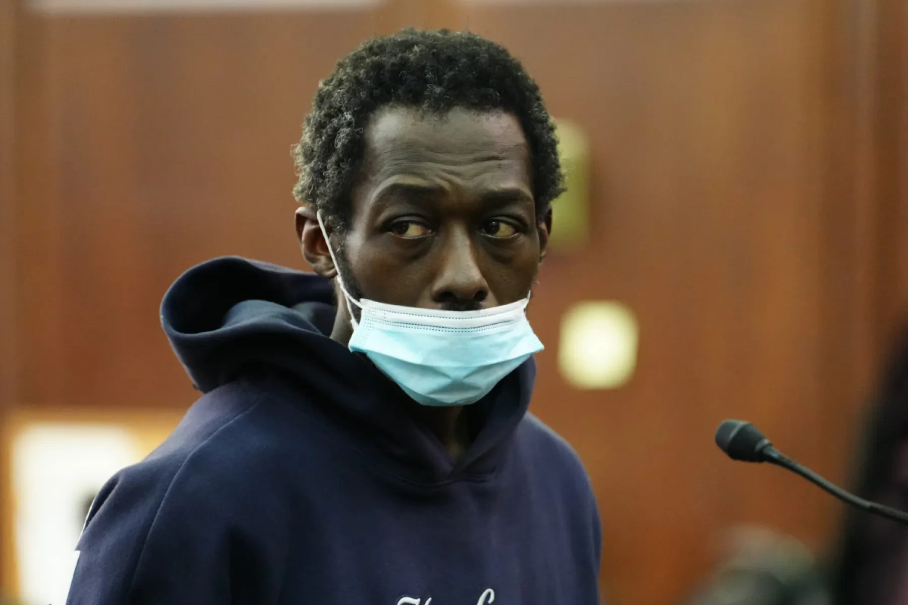 A criminal with 131 previous arrests was arrested in the United States for setting fire to a homeless person