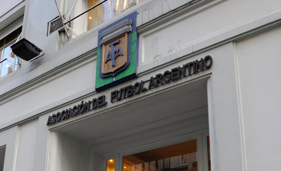 Tapia defended the AFA