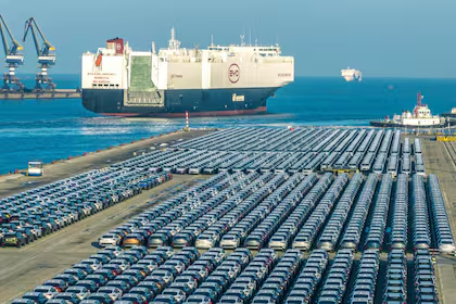 Llegó al pais un buque con 7000 vehiculos de la firma BYD.