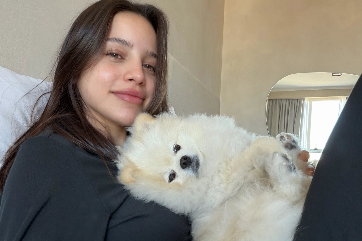 Emilia Mernes volvió a las redes sociales con un llamativo posteo: "Agradecida de tenerlos"