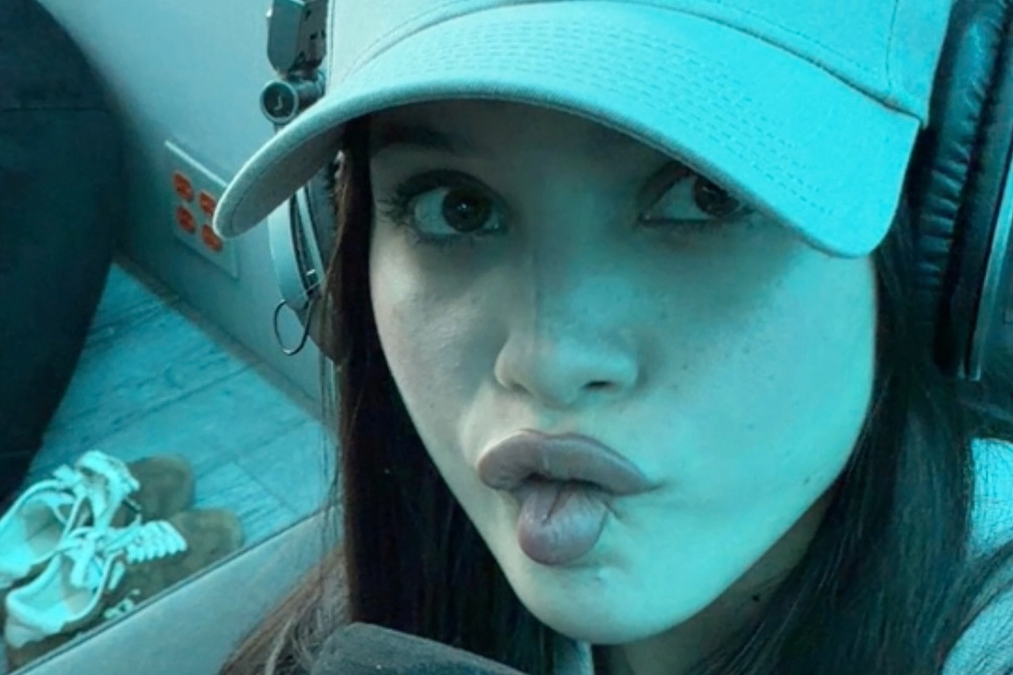 Emilia Mernes estaría trabajando con un famoso productor para destronar a Tini y María del podio musical