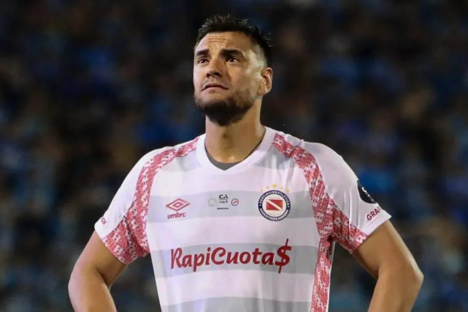 Sergio 'Chiquito' Romero retires from professional football and launches his coaching career